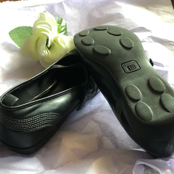 Reaction Shoes - Picture 4 of 8